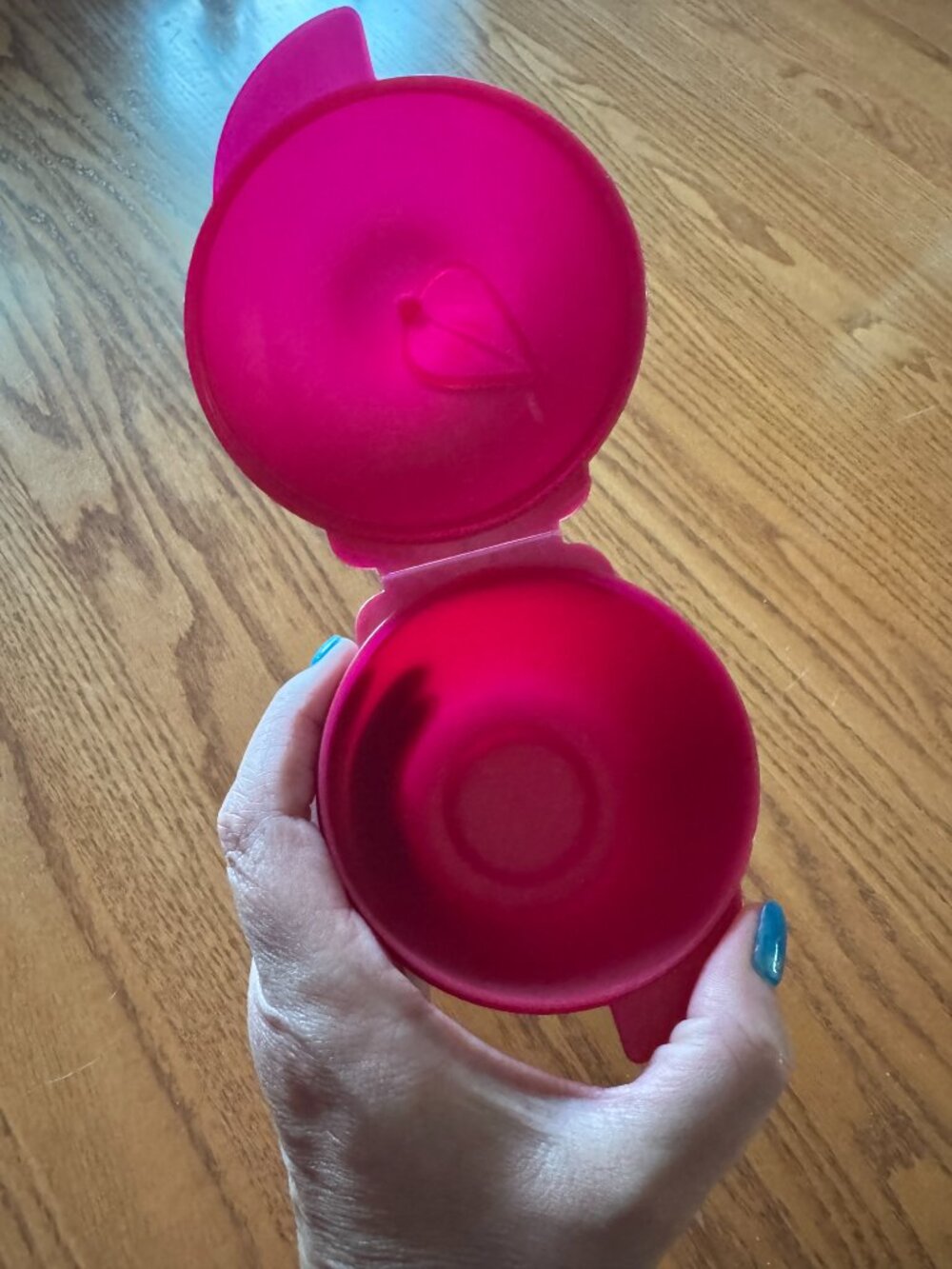 Tupperware Apple Keeper - Picture 2 of 2